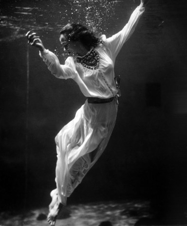 toni-frissell1939 underwater